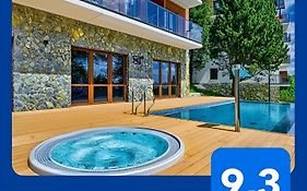 ROYAL APARTS Green Park Resort VIP z basenami, saunami, jacuzzi i siłownią